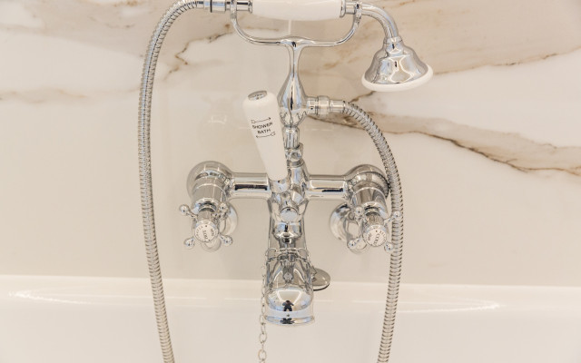Elevate your bathing experience with our luxurious bath taps and shower hose.