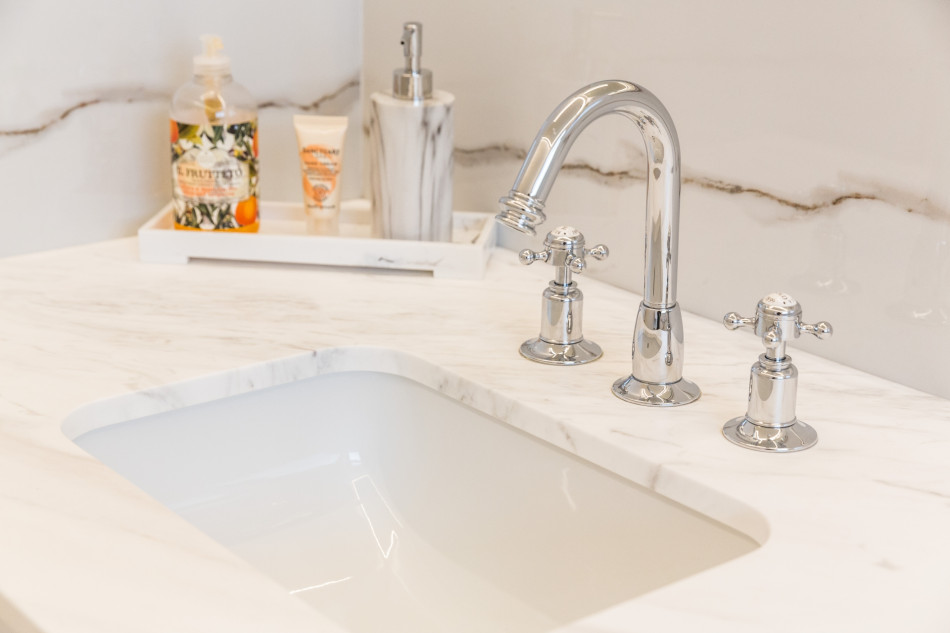 Discover the elegance of our modern luxury basin pillar mixer taps. Perfect for elevating your bathroom experience.