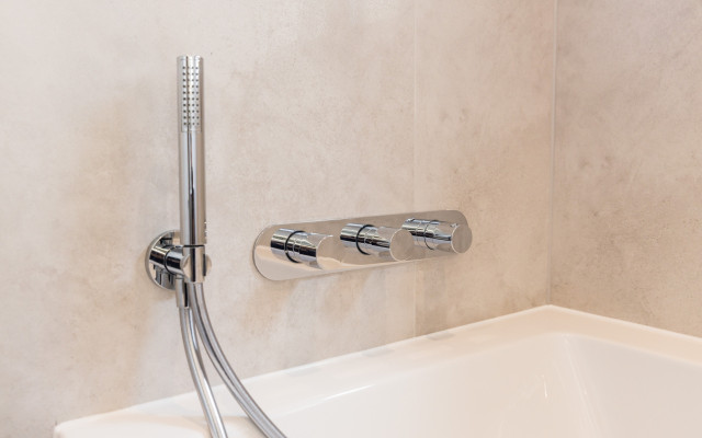 Explore our luxury bathroom hand shower – perfect for a stylish upgrade!