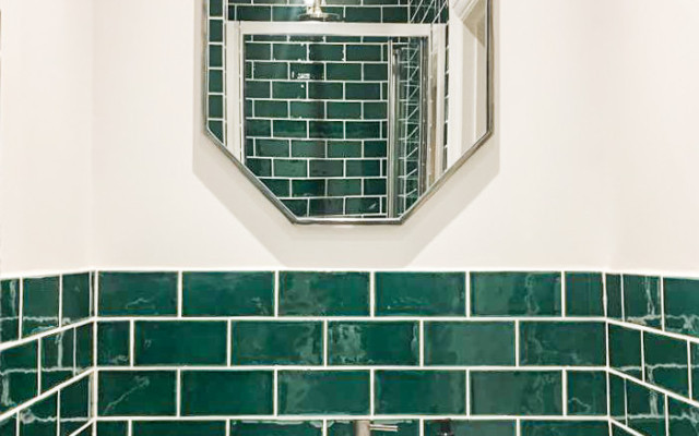 Stylish Basin Design with Contemporary Tiles