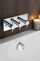 JTP FLOR TH CONCEALED 3 OUTLET SH VALVE, HORI – Extra Image 1