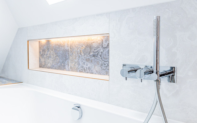 Stylish Hand Shower with Recessed Storage
